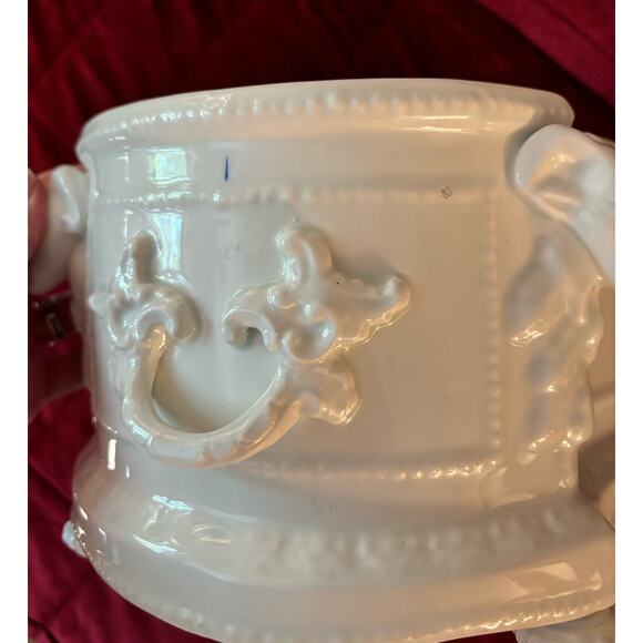 1950’s White Porcelain Cache Pot, Tray  from Alcora with Rams Decoration Rare - Picture 6 of 16